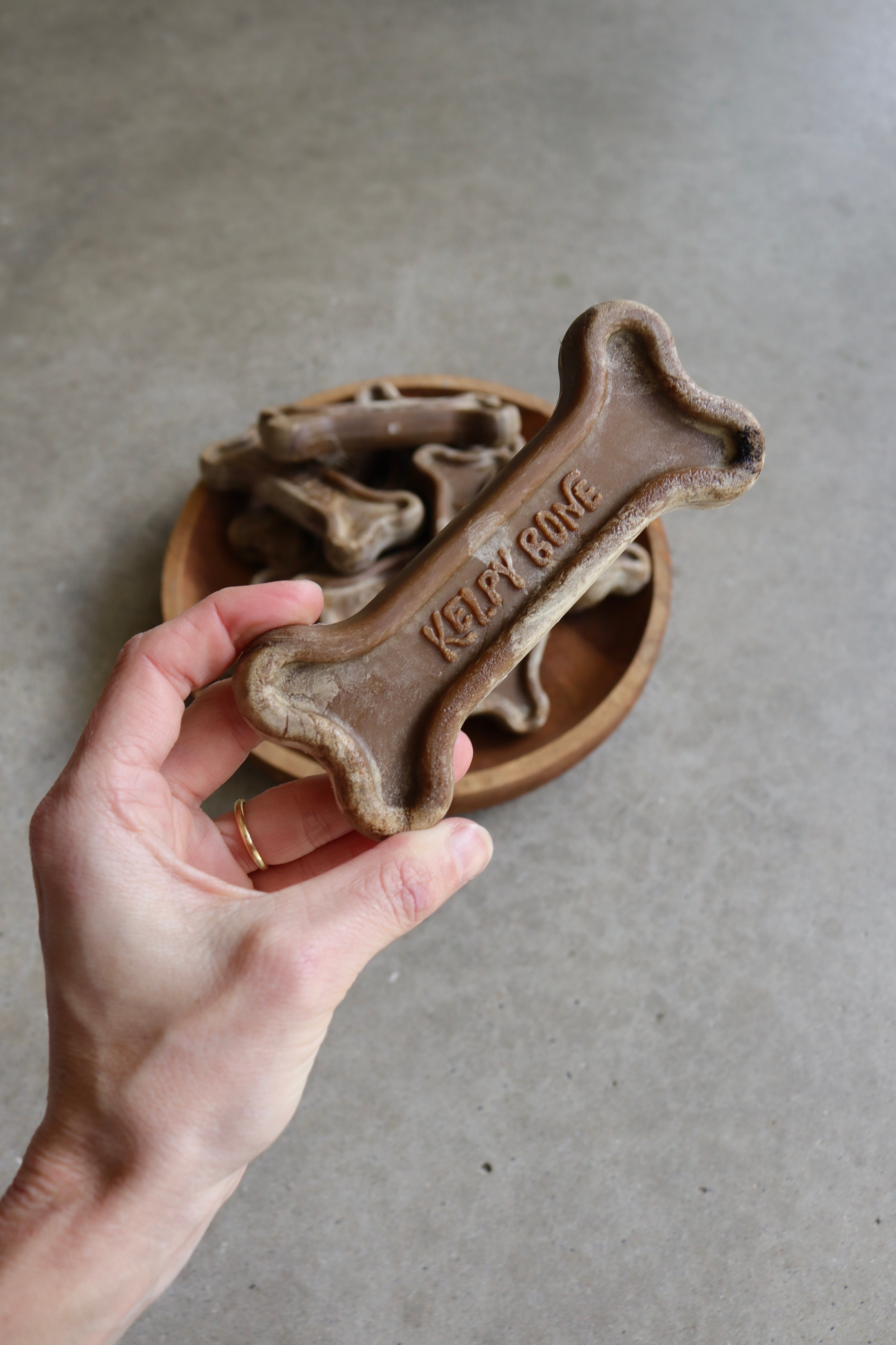 Kelpy Bone Single Boxed
