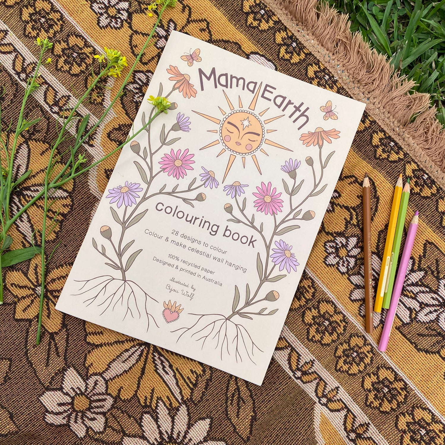 Mama Earth - Coloring Book